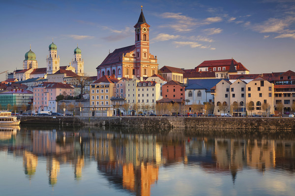 DEPAS Passau St Stepehens Cathedral.jpg